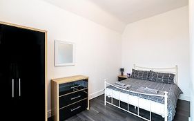 Two Bedroom Holiday Apartment Colwyn Bay