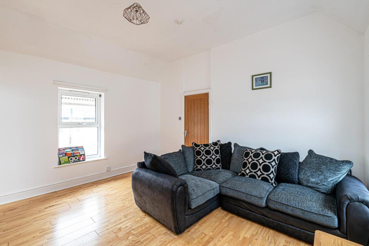 Two Bedroom Holiday Apartment Colwyn Bay Exterior photo