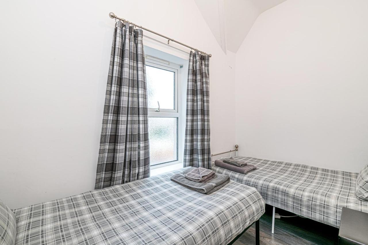 Two Bedroom Holiday Apartment Colwyn Bay Exterior photo