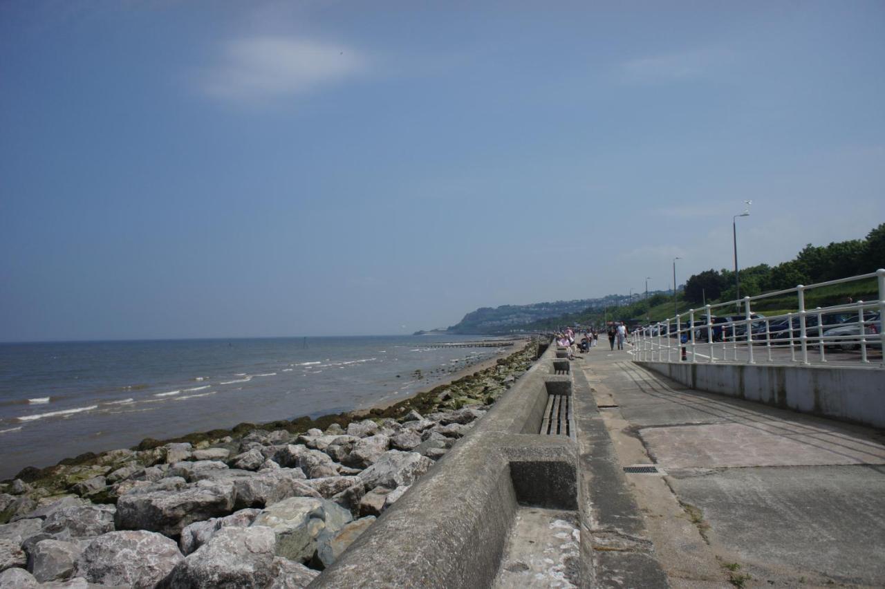 Two Bedroom Holiday Apartment Colwyn Bay Exterior photo